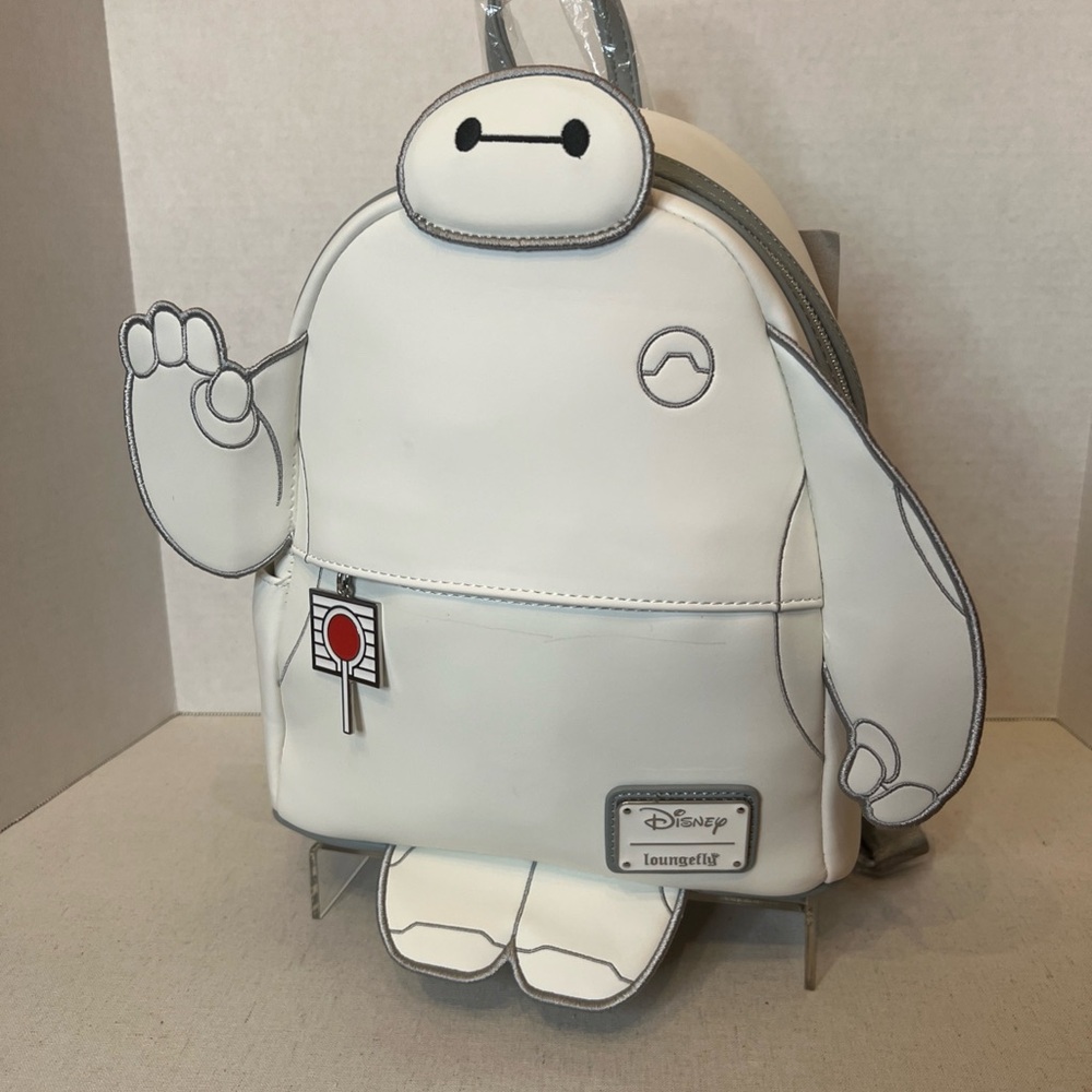 Loungefly Baymax Glow in the dark with voice sound Backpack